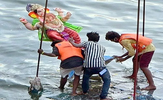 Ganesh Immersion Issue In Hyderabad - Sakshi