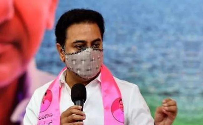 KTR Distributes Cheques To Families Of Deceased TRS Activists - Sakshi