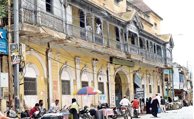 Heritage Buildings In Hyderabad On Verge Of Collapse - Sakshi