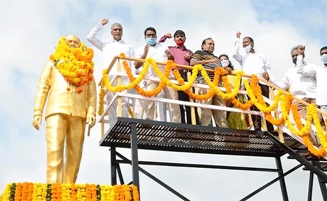 Minister Harish Rao Pays Tribute To Professor Jayashankar In Suryapeta - Sakshi