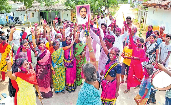 Telangana: Dalit Bandhu Scheme Funds Released To Vasalamarri - Sakshi