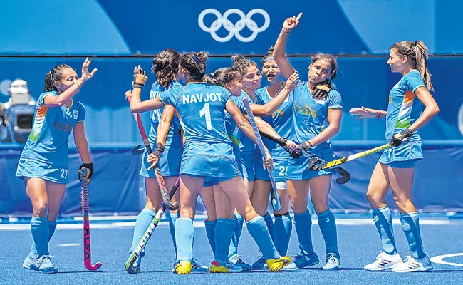 Tokyo Olympics: Indian womens hockey team loses 3-4 to Great Britain - Sakshi