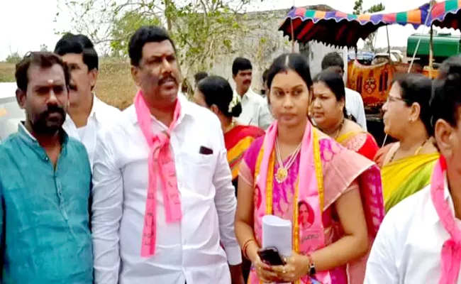 Gadwal ZP Chairperson Husband Audio Viral - Sakshi