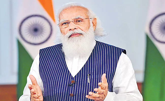 PM Narendra Modi slams Congress for hypocrisy towards poor - Sakshi