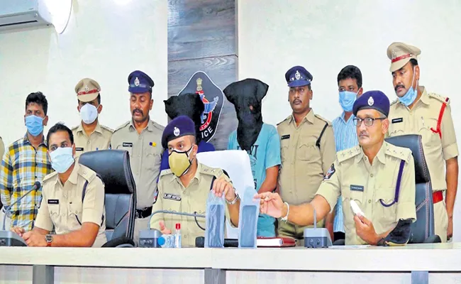 Tadepalli Molestation Accused arrested - Sakshi