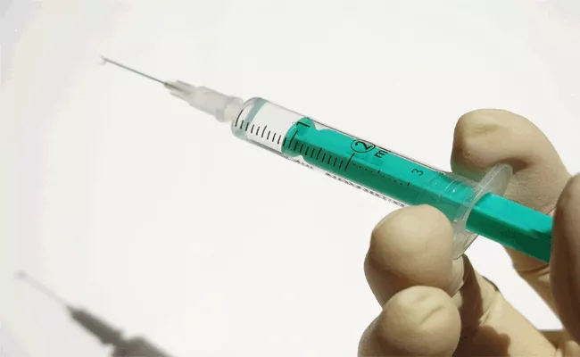 Man Assassinated Wife By injecting Cyanide At Hospital In Gujarat - Sakshi