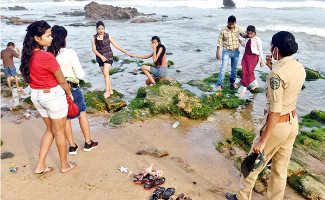 Third Wave Alert Restrictions Imposed To Visit Vizag Beach - Sakshi