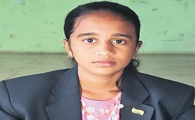 Nellore Student Karthika Wrote Letter To PM Modi About Bharat Ratna To YSR - Sakshi