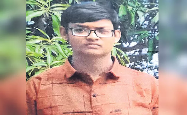 17 Year Old Writes Letter To Parents And Went Missing In Quthbullapur - Sakshi