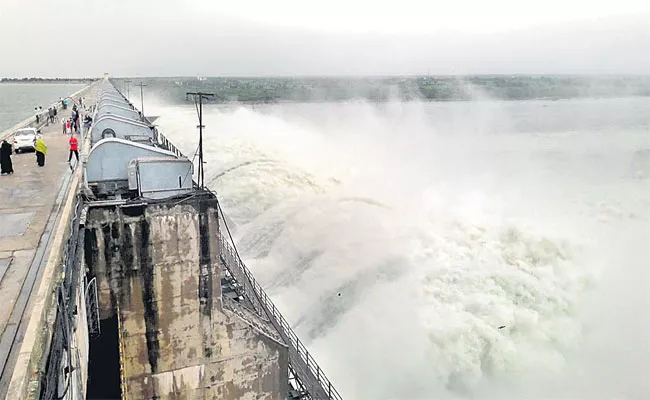 Srsp Gates Opened For Heavy Flood Water From Above State - Sakshi