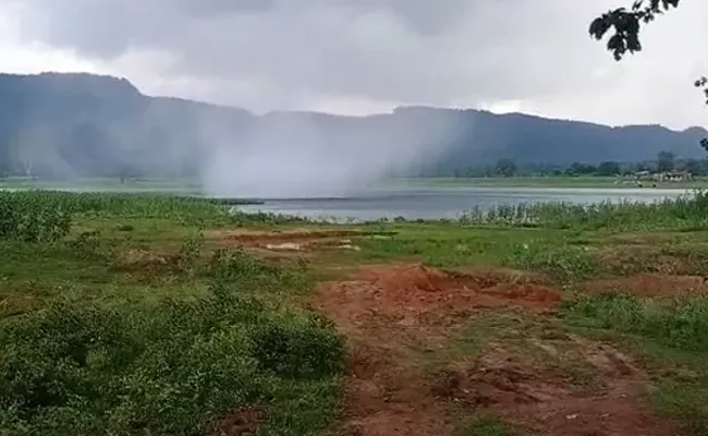 Madhya Pradesh:Stunning Water Spout In Appears To Touch The Sky - Sakshi