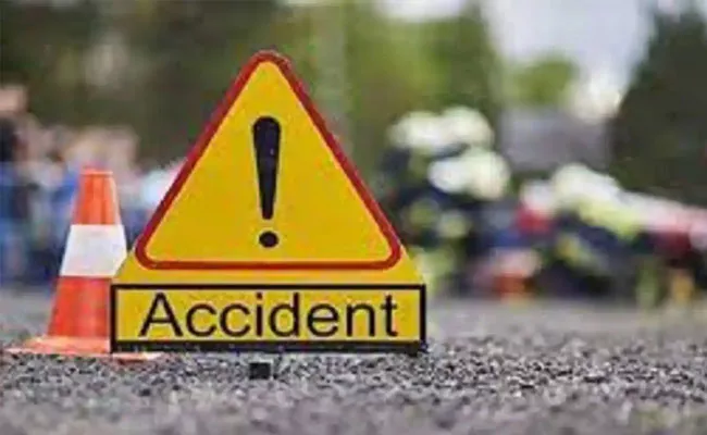 Chennai: Four Women Workers Deceased Several Injured In Road Accident - Sakshi