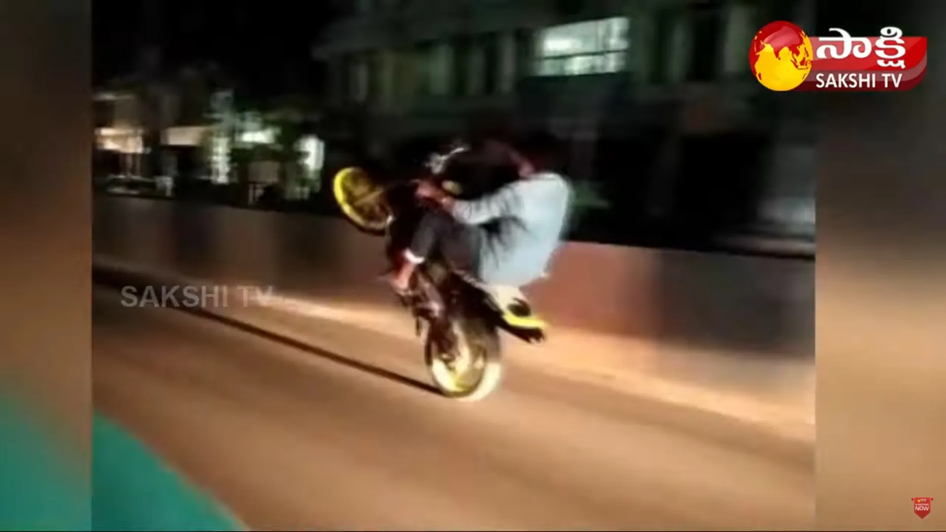 Night Bike Racings At Hyderabad Tank Bund