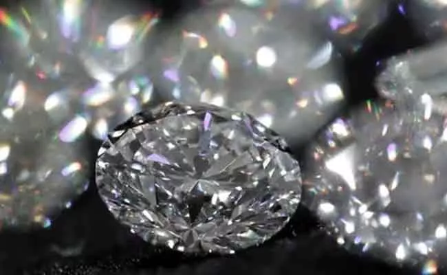 Diamond found In Panna District Madhya Pradesh After 15 Years Hunt - Sakshi