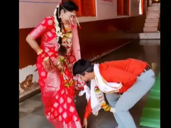 Groom Takes Bride Ashirwaad After Wedding Goes Viral - Sakshi