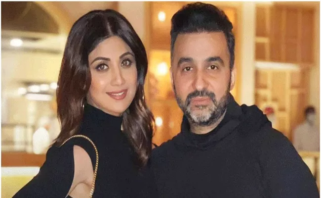 Mumbai Police Records Shilpa Shettys Statement In Raj Kundras Case - Sakshi