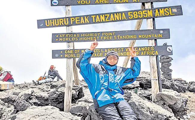 Inspiring Story Of Sharada Who Climbs Kilimanjaro Mountain - Sakshi