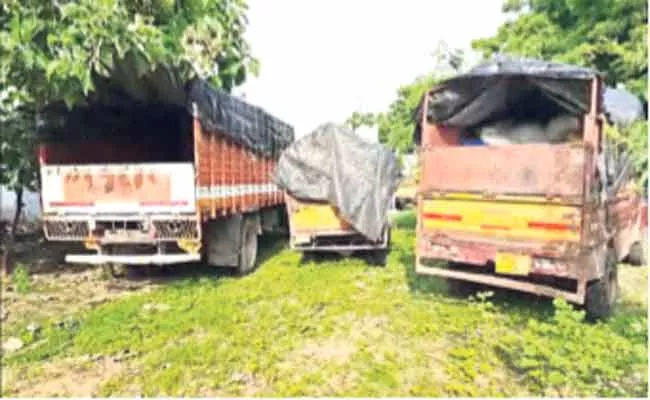 Public Distribution System Rice Fraud In Karimnagar - Sakshi