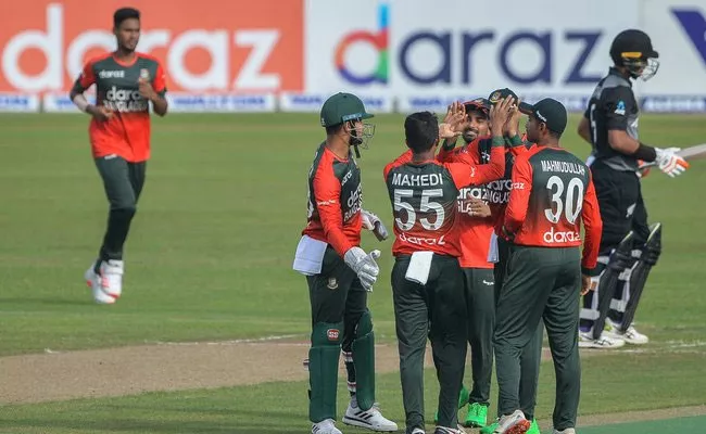 Bangladesh Team beaten New Zealand  by 7 Wickets In Dhaka - Sakshi