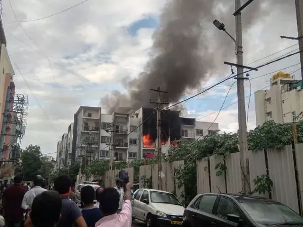 Karnataka: Fire Breaks Out At Building Near IIM Bangalore - Sakshi