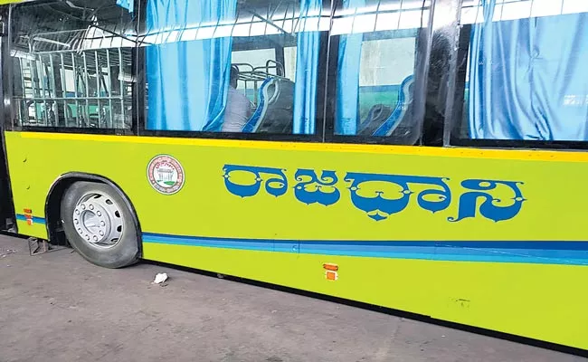 Hyderabad: TSRTC City Volvo Buses To Become Capital - Sakshi