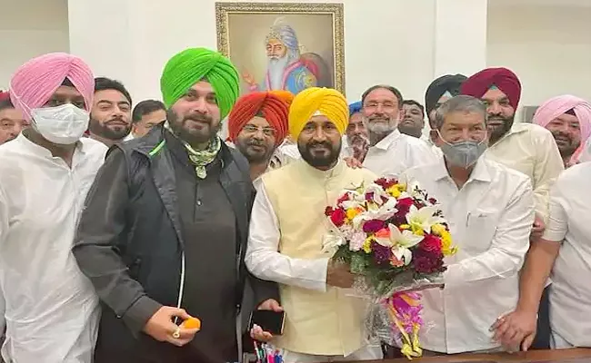 Punjab Chief Minister Charanjit Singh Channi performs bhangra - Sakshi