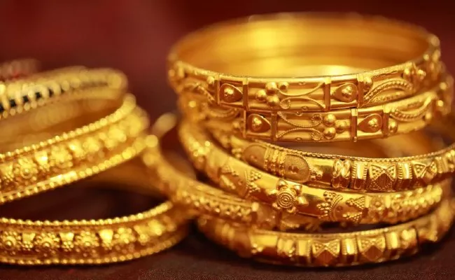 Gold Price Today Sees Huge Drop, Below RS 46400 - Sakshi