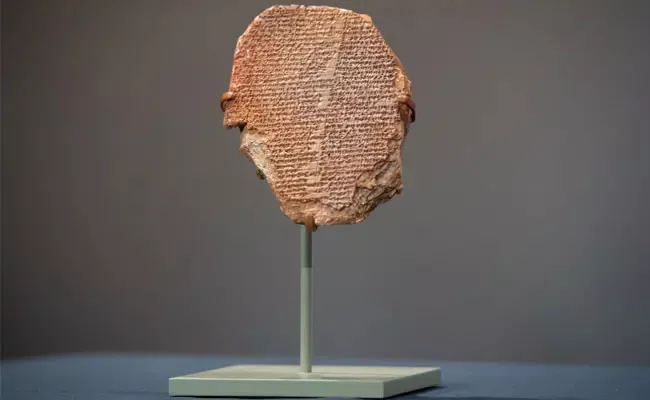 US Returns Ancient Gilgamesh Tablet To Iraq - Sakshi