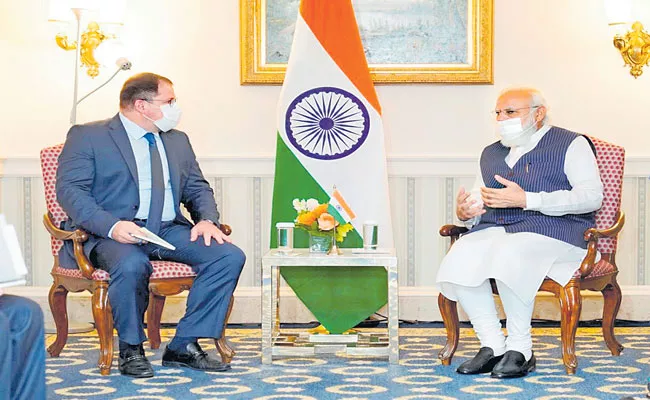 PM Narendra Modi meets CEOs of top American companies - Sakshi