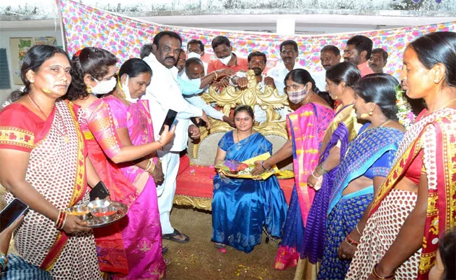 Sarpanch Announces Rs 5116 Deposit If Daughter Born In Karimnagar - Sakshi