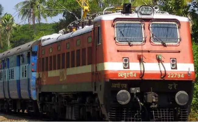 Several Trains Canceled Due To The Impact Of Cyclone Gulab - Sakshi