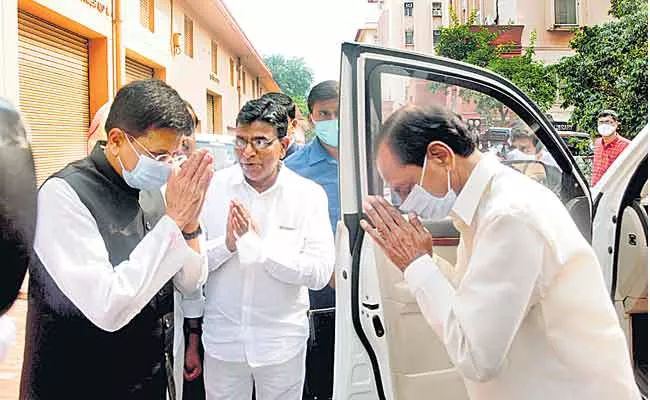 CM KCR Meets Union Minister Piyush Goyal - Sakshi