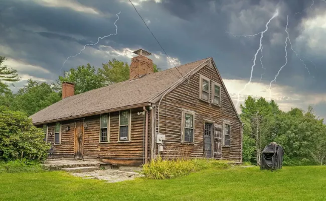 Haunted House That Inspired Horror Film The Conjuring Sells For 1200000 Million Dollars - Sakshi