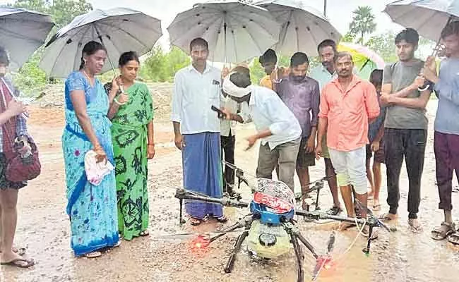 Medicine From The Sky In Telangana: Medicine Drone Delivery In Kurti - Sakshi