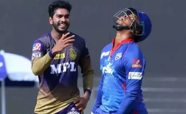 Venkatesh Iyer Picked up 2 Wickets Against Delhi Capitals - Sakshi