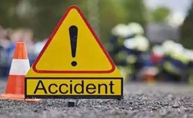 Boy Deceased In Road Accident Kurnool - Sakshi