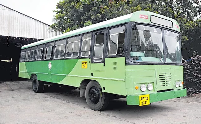 Telangana: New Colors For TSRTC Buses - Sakshi