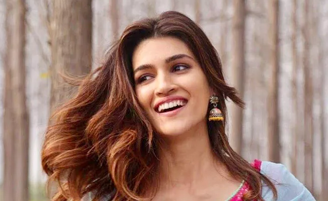 Kriti Sanon Gets 20K Followers On Koo - Sakshi