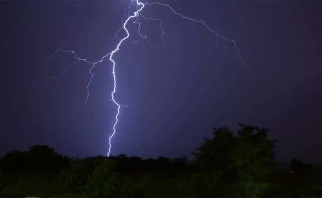 Lightning Strike 3 Dead In Adilabad District - Sakshi