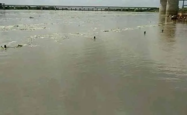 Godavari River Overflows Water Level Rises At Basara - Sakshi