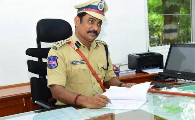 Huzurabad Bypoll: CP SatyaNarayana Request To Weapons Deposit - Sakshi