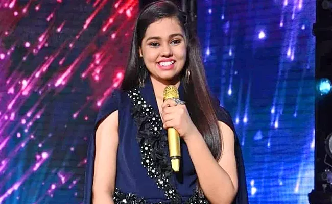 Indian Idol Shanmukha Priya Got Vishva Gana Priya Title - Sakshi