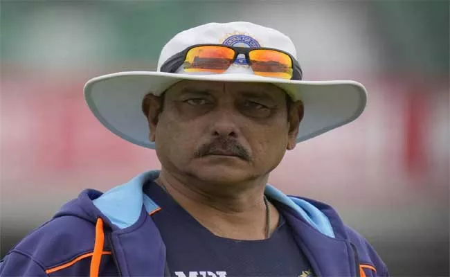 IND Vs ENG 4th Test: Ravi Shastri Tests Positive For Covid, Three Support Staff Goes Into Isolation - Sakshi