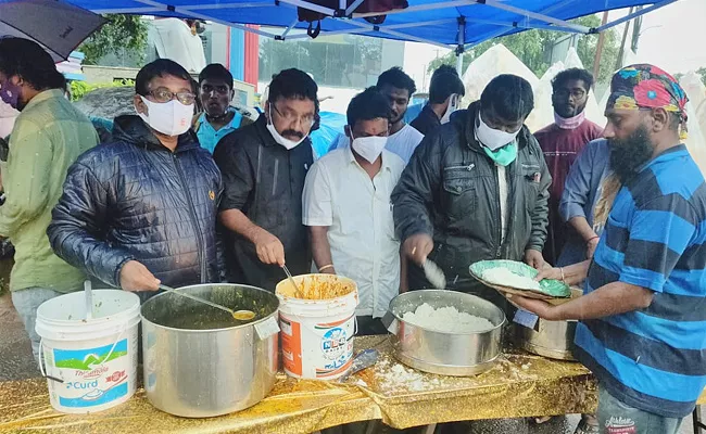 Palani Sevadal Organizers Who Organized The Charity Event In Warangal - Sakshi