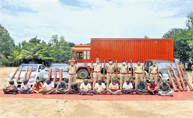 13 interstate robbers arrested in Chittoor - Sakshi