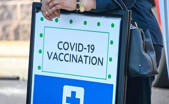 Unvaccinated America Employers Ready To Quit Jobs - Sakshi