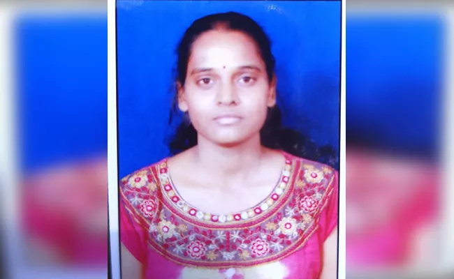 A Young Women Self Slaughter Due To Marriage Cancelled In Raigiri Pond - Sakshi