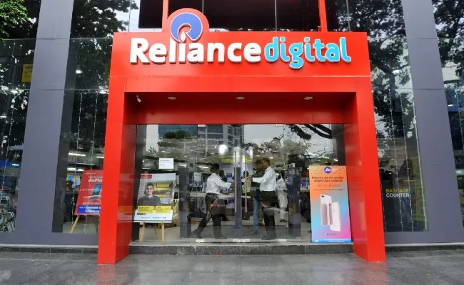 Reliance Digital Festival of Electronics Sale Starts From October 3 - Sakshi