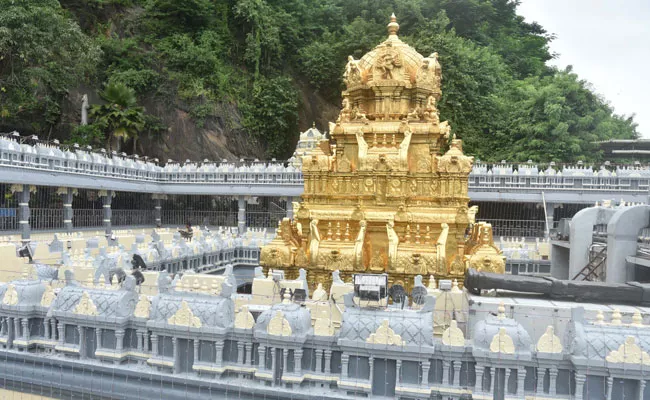 Vijayawada Kanaka Durga Temple Earn 7 Crore Through Hair Auction - Sakshi