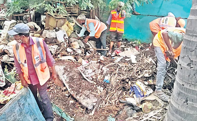 Hyderabad: Woman Collects 4 Lorry Of Domestic Garbage In House - Sakshi